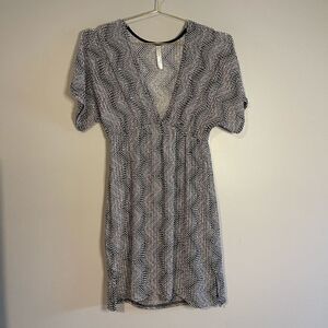 Water Water Everywear Swimsuit Cover-Up Black & White | SZ L